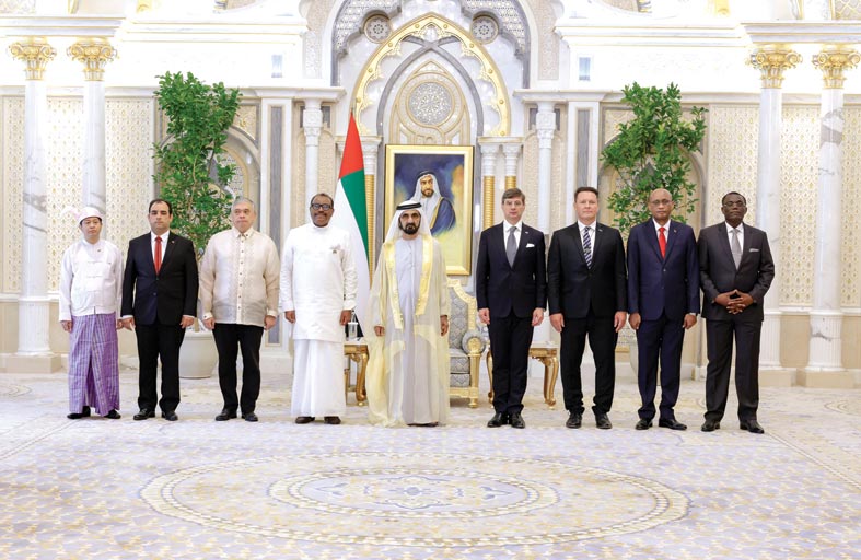 محمد بن راشد يتسلّم أوراق اعتماد عدد من السفراء الجُدد المُعينين لدى الدولة 