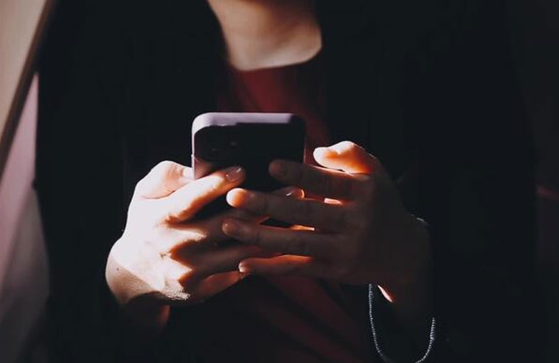 أم تفضح قاتلها قبل لحظات من مصرعها