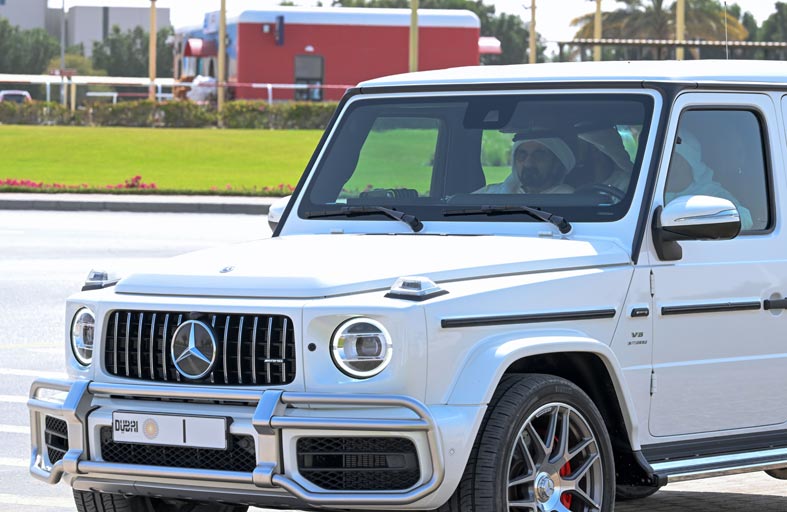 محمد بن راشد يشهد جانباً من طواف الإمارات للدراجات الهوائية  