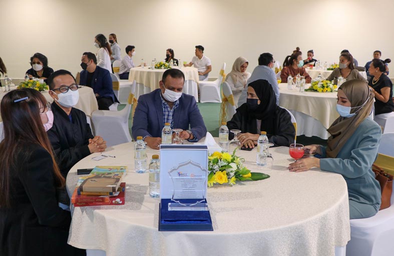 مجلس سيدات أعمال عجمان يبحث التعاون مع وفد تايلاندي