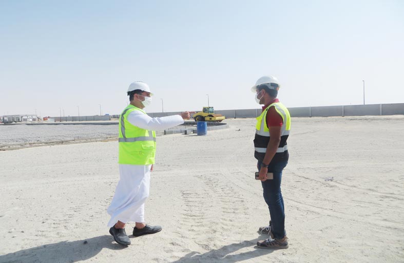 تواصل الزيارات الميدانية لمواقع البناء والإنشاء بمنطقة الظفرة