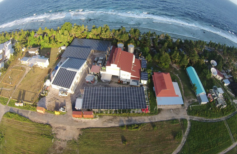 «أبوظبي للتنمية» مول 11 مشروعاً للطاقة المتجددة في جزر المحيط الهادي بقيمة 50 مليون دولار