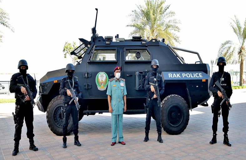شرطة رأس الخيمة تدشن آلية مصفحة وزورقا