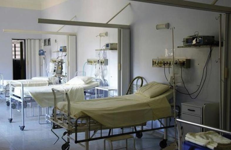 تحقيق في تسمم جماعي لطلاب