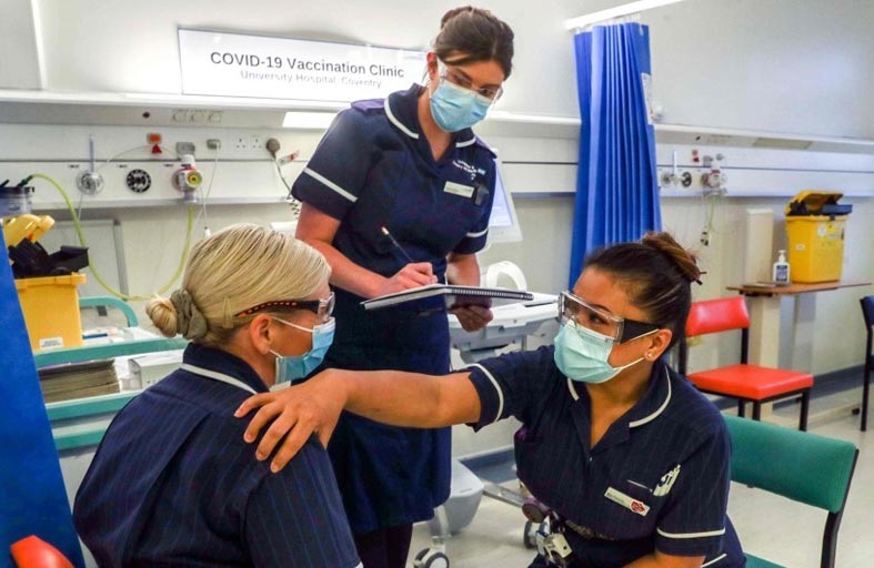 صحف عربية: لقاحات كورونا.. ضوء في نهاية النفق