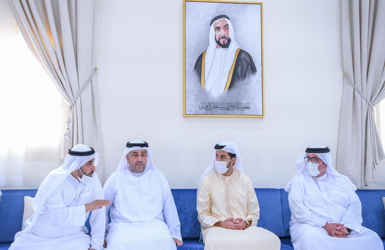 راشد النعيمي يقدم واجب العزاء في وفاة عايشه سالم أحمد