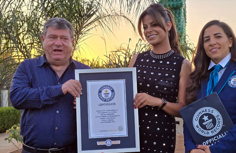 لبنانية في غينيس بأكبر شجرة أرز