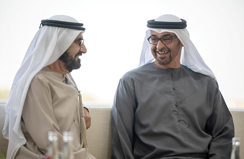 رئيس الدولة ومحمد بن راشد يبحثان عدداً من الموضوعات التي تهم شؤون الوطن والمواطن 