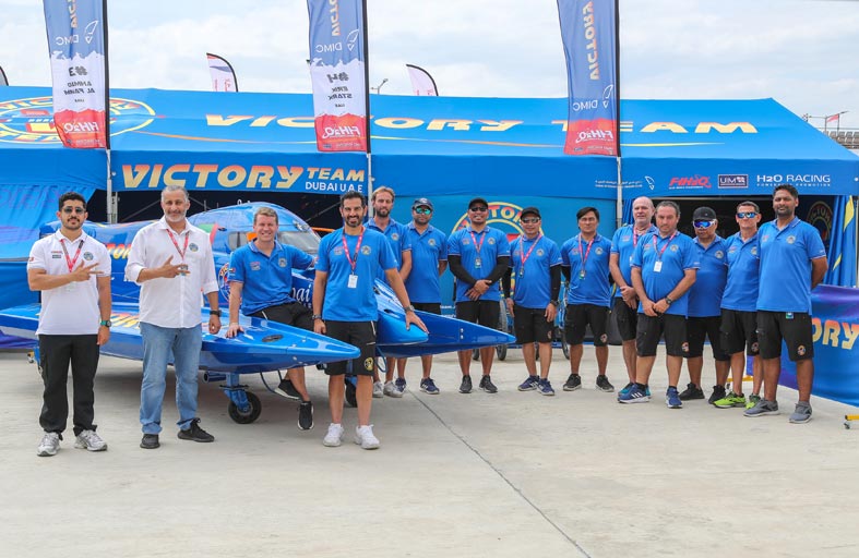 زورقا فيكتوري يتطلعان لمواصلة التألق على مياه النهر الأصفر