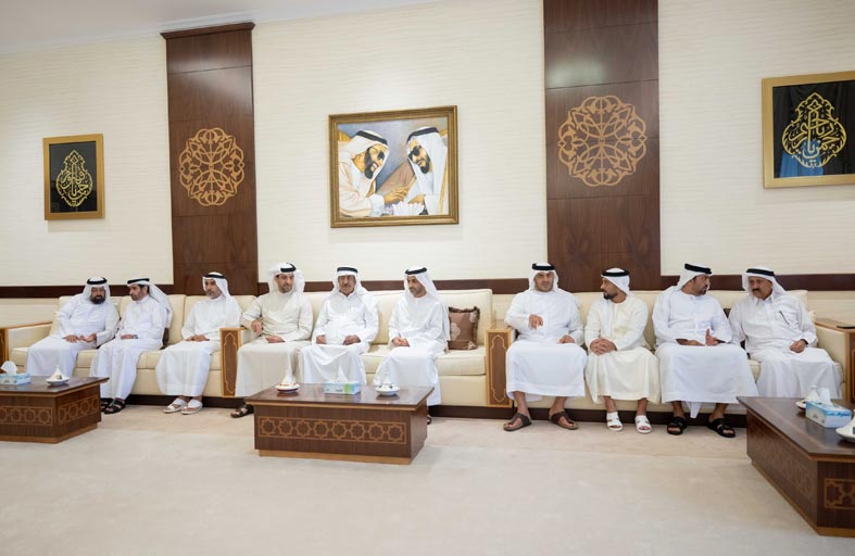 أحمد بن حميد يقدم واجب العزاء في وفاة خالد بن فيصل القاسمي