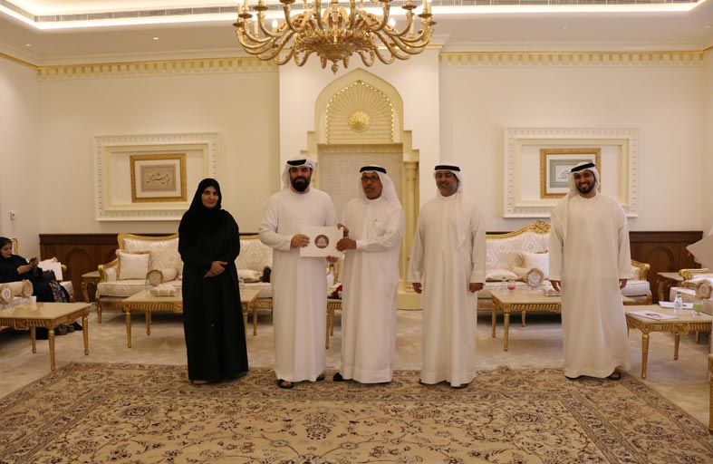 المجلس الاستشاري لإمارة الشارقة يكرم أصحاب المقترحات التطويرية والإبداعية من موظفيه ويكرم الإعلاميين