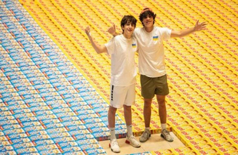 فسيفساء لجمع أموال لأوكرانيا 