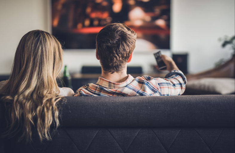 دراسة تكشف العلاقة بين مشاهدة التلفزيون وأمراض القلب