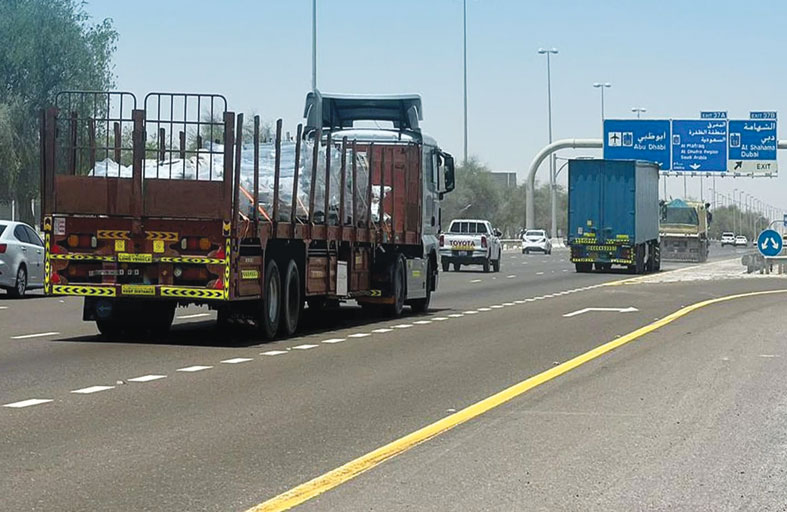 شرطة أبوظبي: منع دخول الشاحنات والحافلات في رأس السنة الميلادية