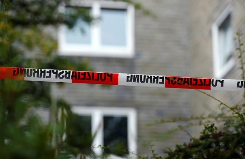 احتجزها رجل لمدة عام.. قصة امرأة تثير ضجة