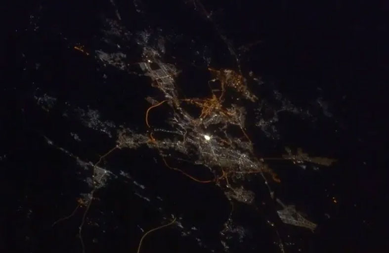 صورة مذهلة .. انفجار متوهج نتج عن اصطدام مجرتين