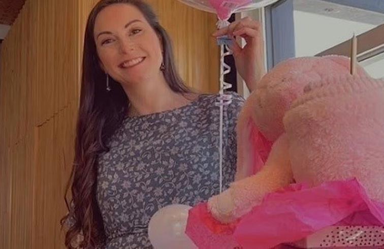 تعاني من حروق شديدة بسبب حوار مع جارتها