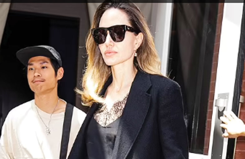 أنجلينا جولى تحضر لمسرحية  The Outsiders