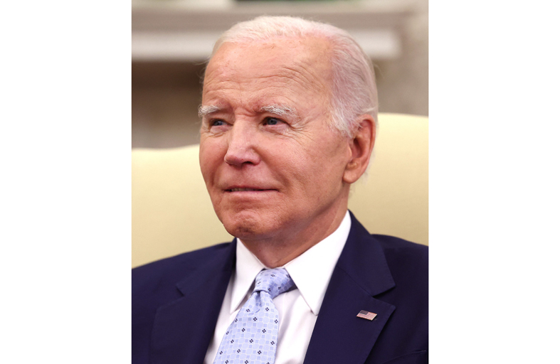 بايدن يستأنف عمليات الطرد للمهاجرين غير الشرعيين