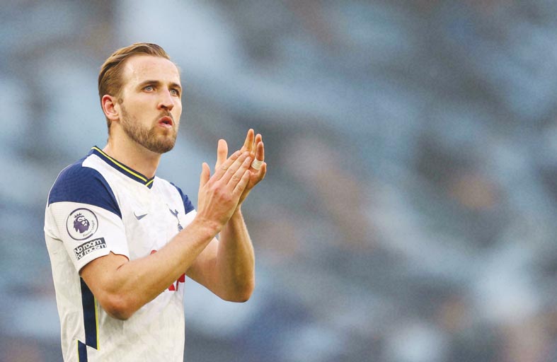 هاري كاين يعلن بقاءه مع توتنهام 