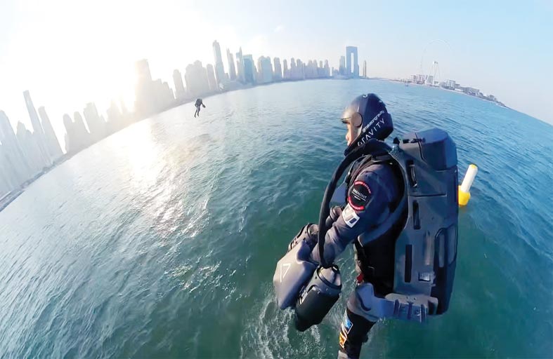 سماء دبي تشهد أول بطولة للبدلات النفاثة في العالم اليوم