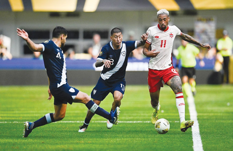 الولايات المتحدة وغواتيمالا يكملان عقد نصف نهائي الكأس الذهبية