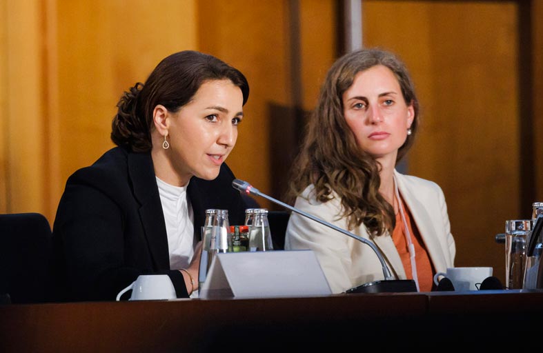 مريم المهيري تستعرض بمؤتمر وزاري  في برلين تدابير معالجة أزمة الغذاء العالمية