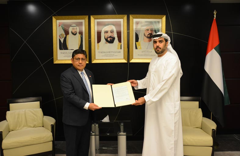 الخارجية تتسلم البراءة القنصلية من القنصل العام لجمهورية سنغافورة