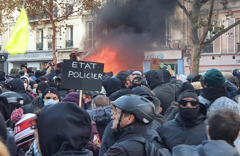 الفرنسيون يخشون  من أن تنزلق بلادهم  إلى العنف !