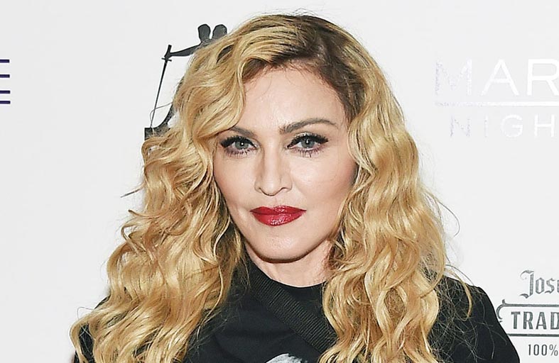 أظافر مادونا تثير الجدل