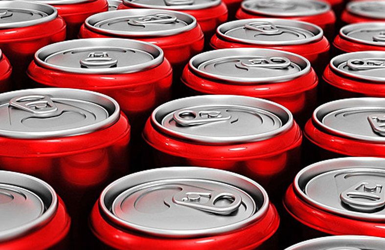 عبوة مشروبات غازية تنهي حياة طفل    