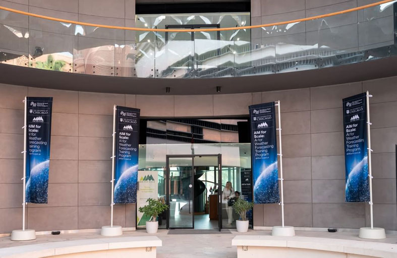 جامعة محمد بن زايد للذكاء الاصطناعي تطلق برنامجا تدريبيا للتنبؤ بالطقس