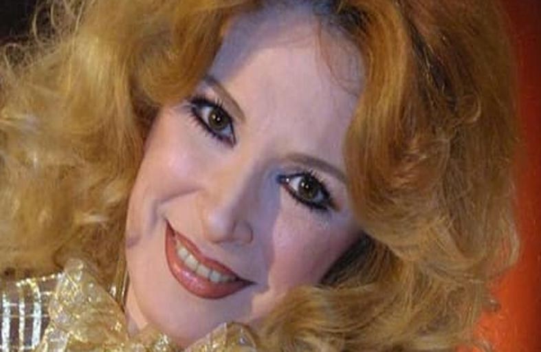 نيللي تنفي خبر اعتزالها.. «الفوازير كانت حياتي»