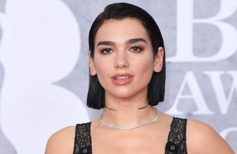 دوا ليبا تحتفل بأول عمل في مسيرتها