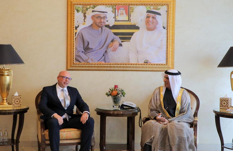حاكم رأس الخيمة يستقبل سفير ليتوانيا 