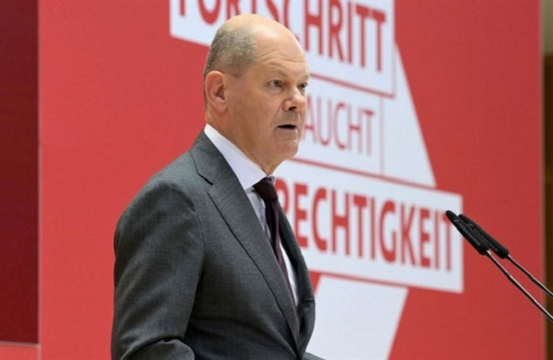 ألمانيا: شولتس يرحب بالمهاجرين المتخصصين واليمين يتظاهر ضد اللاجئين