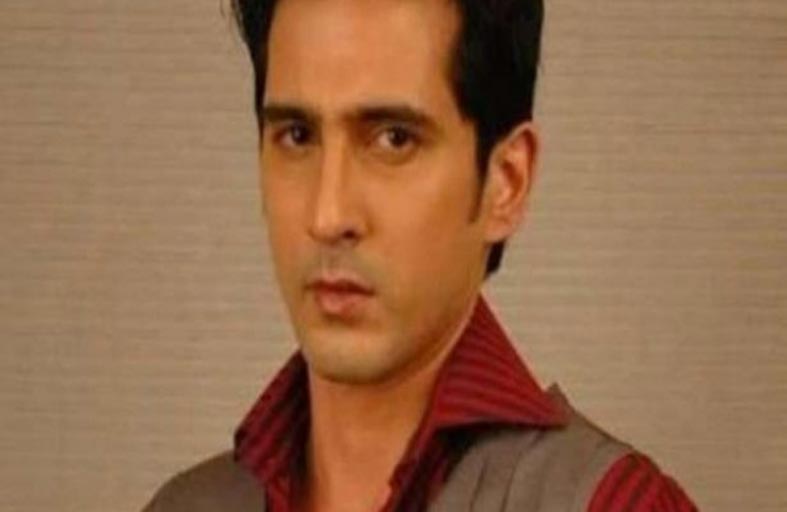 نجم بوليوود جثة هامدة داخل منزله 