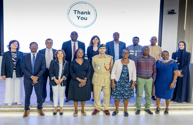 شرطة دبي تستعرض خدماتها الرقمية أمام وفد البنك الدولي 