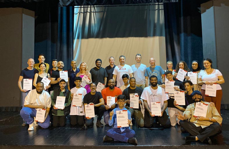 وفد أكاديمية الفجيرة للفنون يحصل على عضوية منظمة المايم العالمية في بلغراد