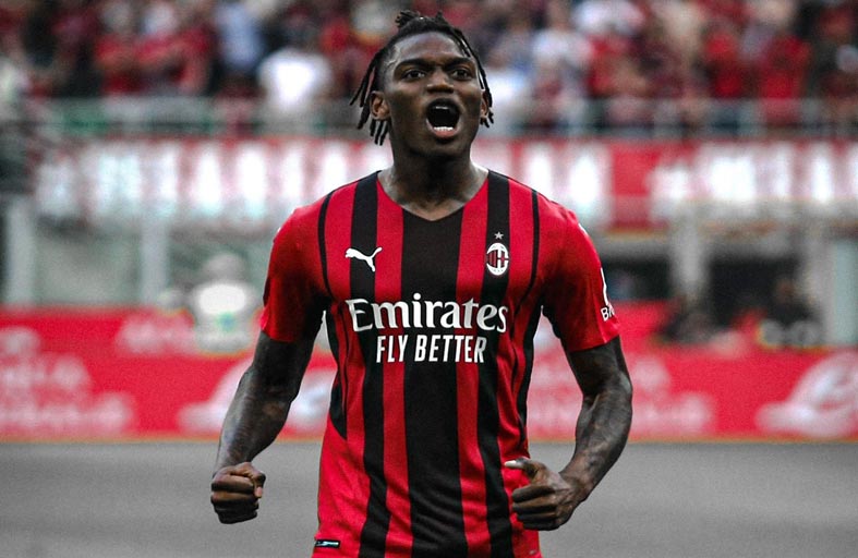 ميلان يستعد للدفاع عن لقبه.. والعروض تحاصر أبرز نجومه