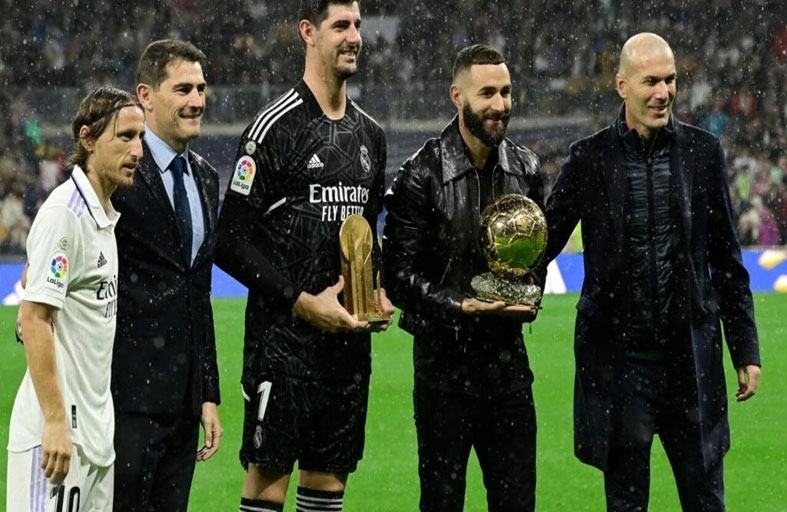 ريال مدريد يحتفي ببنزيمة وكورتوا بفوز رابع تواليًا 