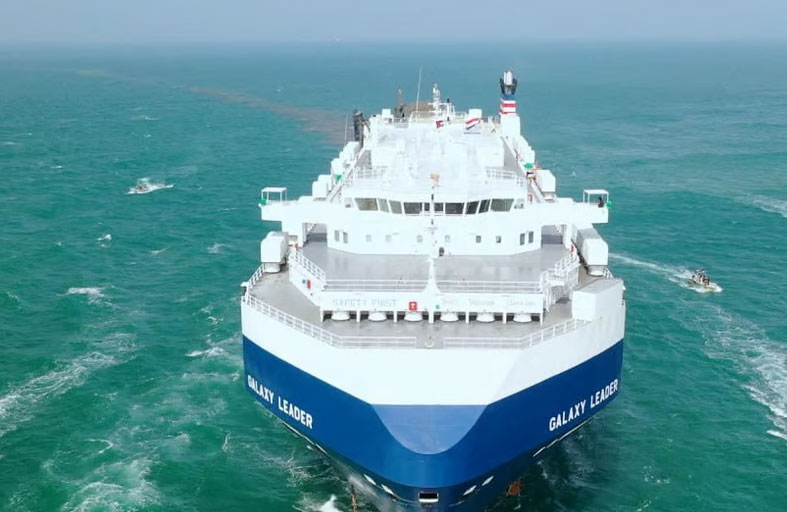 هجمات البحر الأحمر تضع سلامة البحّارة على المحك