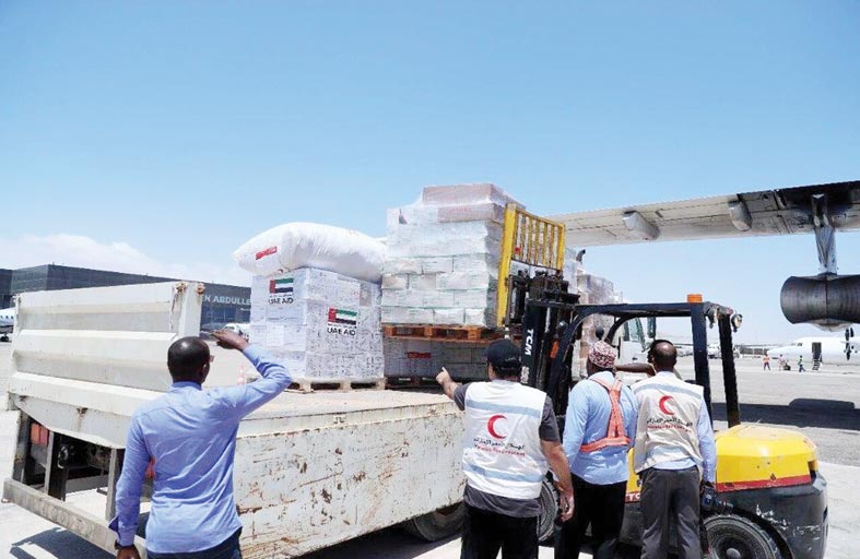 الهلال الأحمر تسير جسرا جويا لدعم الأوضاع الإنسانية في الصومال