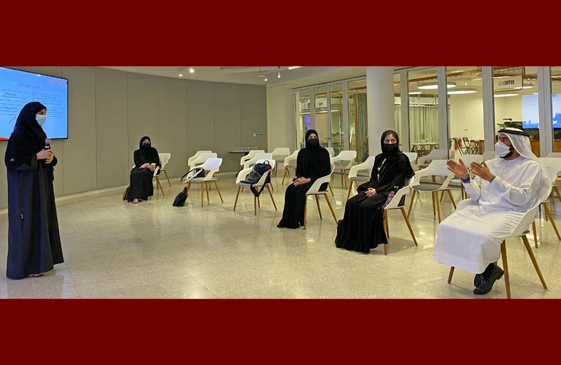 مدير عام دائرة الموارد البشرية لحكومة دبي يستعرض مع مجلس شباب الدائرة خطة المجلس للعام الجاري 2021
