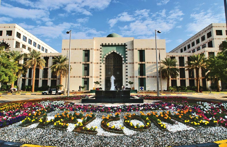 فريق بحثي من كلية الطب والعلوم الصحية بجامعة الإمارات ينجح في اختبار تطبيقات الأدوية الخاصة بأمراض الكلى