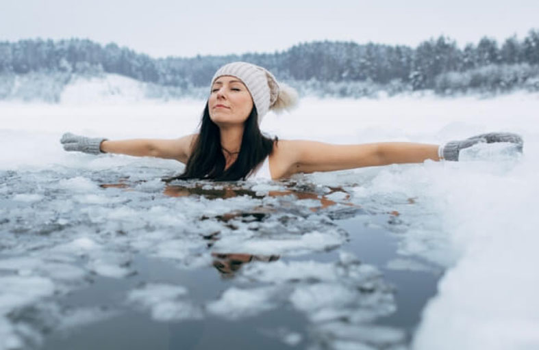 الغطس في الماء البارد قد يحفز شهيتك خلسة!