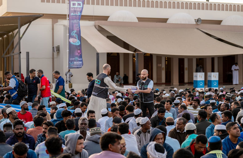 دبي الخيرية توزع 336 ألف وجبة إفطار داخل الدولة وخارجها في 10 أيام