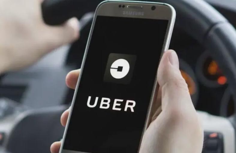 أكثر ما تركه عملاء أوبر في سياراتها