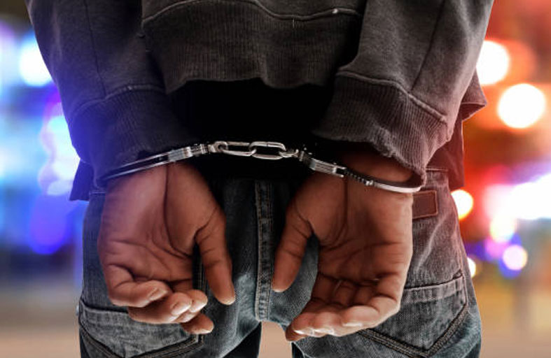 حادث سير يوقع مجرماً في قبضة الشرطة 