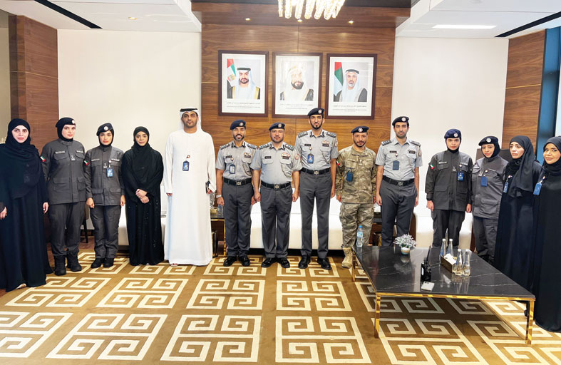 شرطة أبوظبي تخرج الدفعة الأولى من المواهب النسائية في التفتيش والانضباط